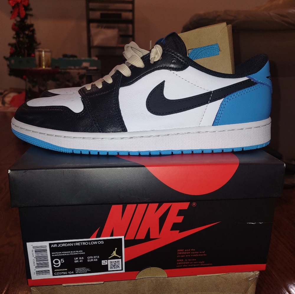 Air Jordan 1 Low UNC
